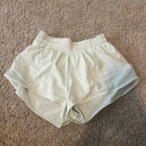 LuluLemon Hotty Hot 2.5" Low Rise